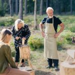 slojd-slojdkurs-kurs-talja-kniv-yxa-hjo-tibro-brannhult-fred-lagnemar-220904-144057-08407-photographer-jesper-anhede-web